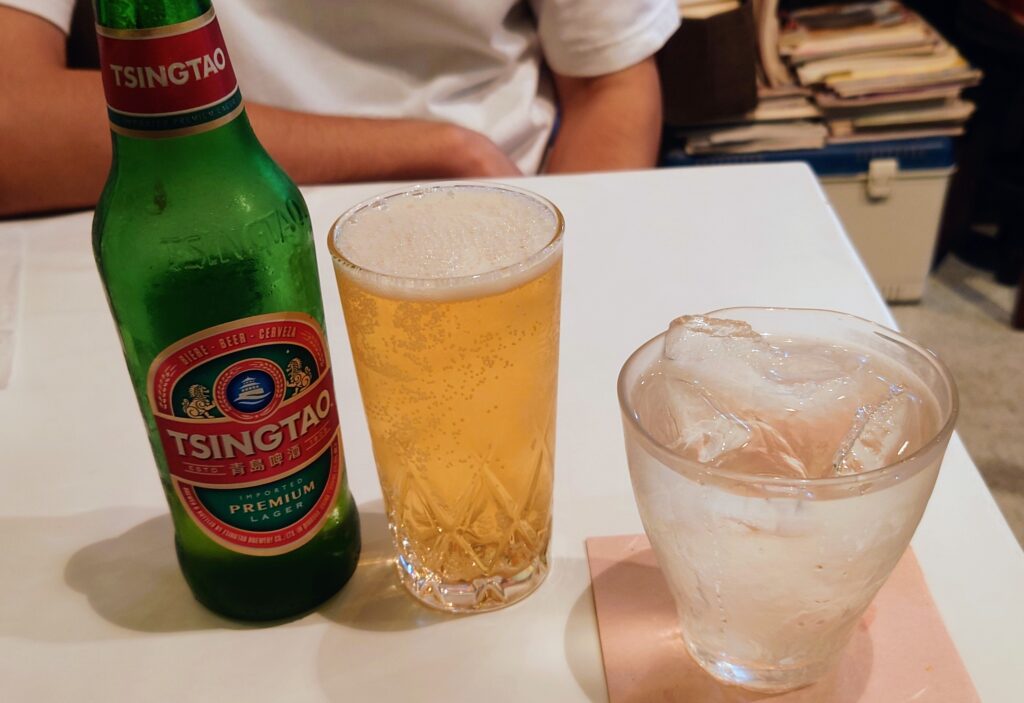 青島ビールと焼酎水割